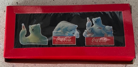 4803-1 € 7,50 coca cola pin set van 3 beren.jpeg